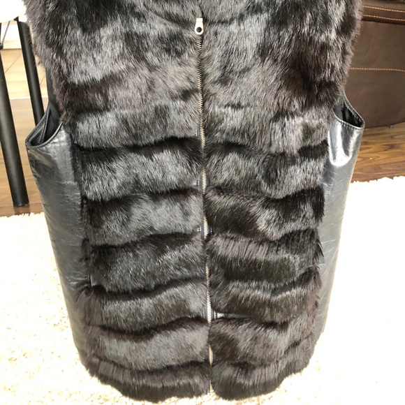 Real Fur Vest (leather and fur) - Picture 7 of 7